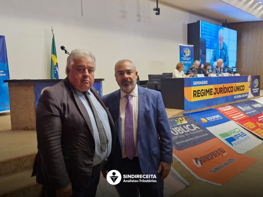 Sindireceita participa de seminário que discutiu os impactos do fim do Regime Jurídico Único