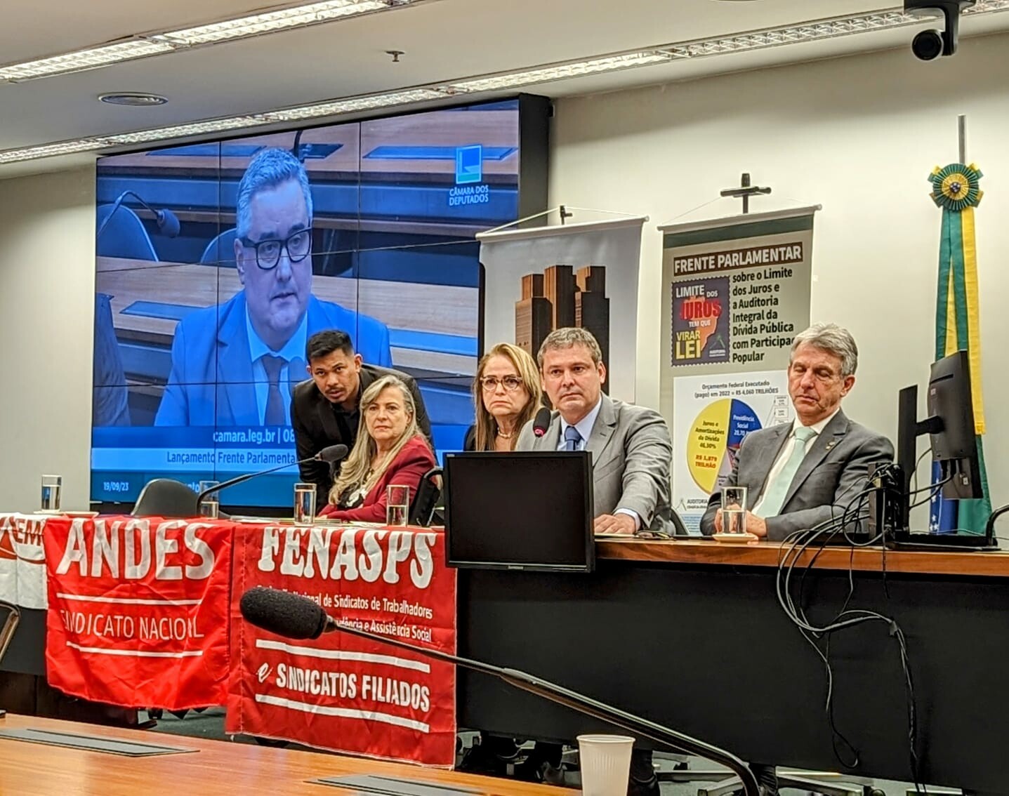 Sindireceita participa do lançamento da Frente Parlamentar Contra Juros Abusivos e para a Auditoria da Dívida Pública