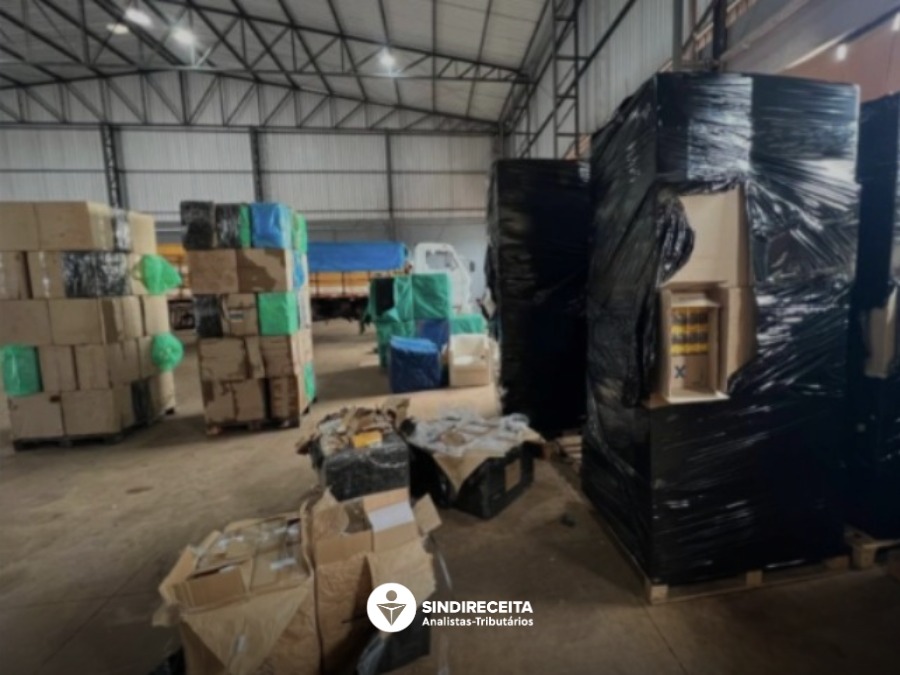 Receita Federal apreende carga de cigarros e eletrônicos no Paraná 