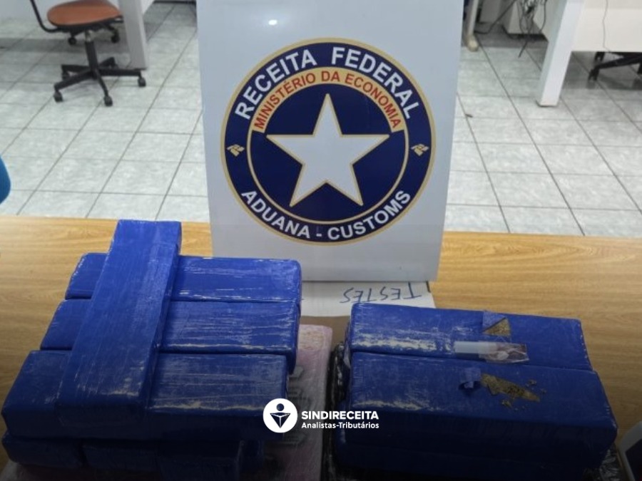 Receita Federal apreende cerca de 10 kg de haxixe em transportadora de Cascavel/PR