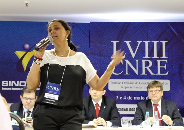 A presidenta do Sindireceita também destacou a importância das campanhas “Pirata: tô fora!”, “Fronteiras Abertas”, “Aduana 24 horas” e CONPAT que tem contribuído para apoiar todas as iniciativas da categoria