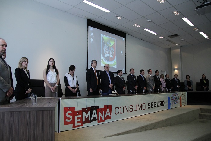 As palestras realizadas até o dia 18 de setembro visam conscientizar a população sobre os riscos e prejuízos consequentes do consumo de produtos piratas à saúde e à segurança pública do País.