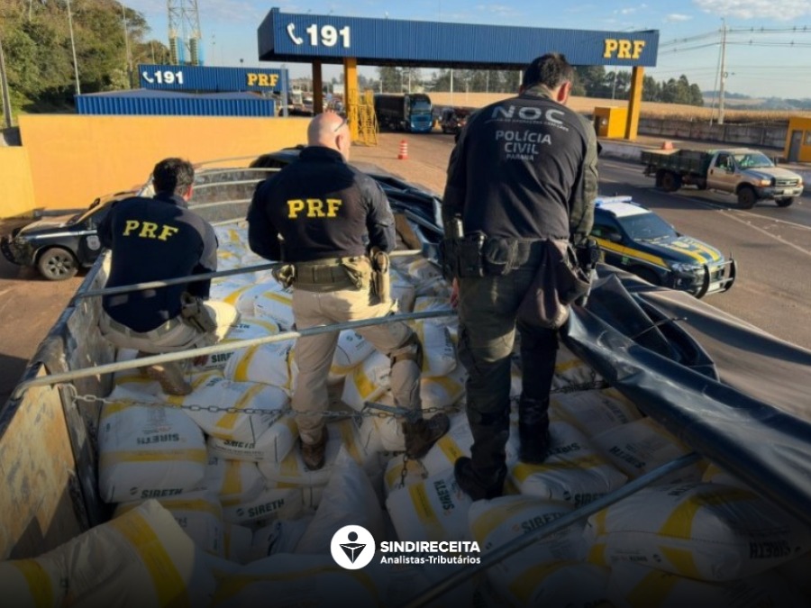 Receita Federal apreende caminhão com agrotóxicos contrabandeados em Cascavel/PR